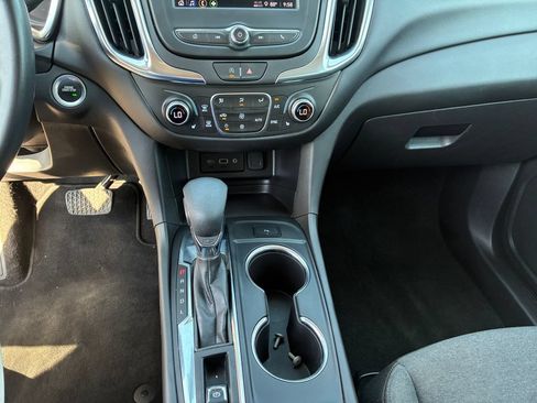 Used 2024 Chevrolet Equinox LT AWD/4WD image 24