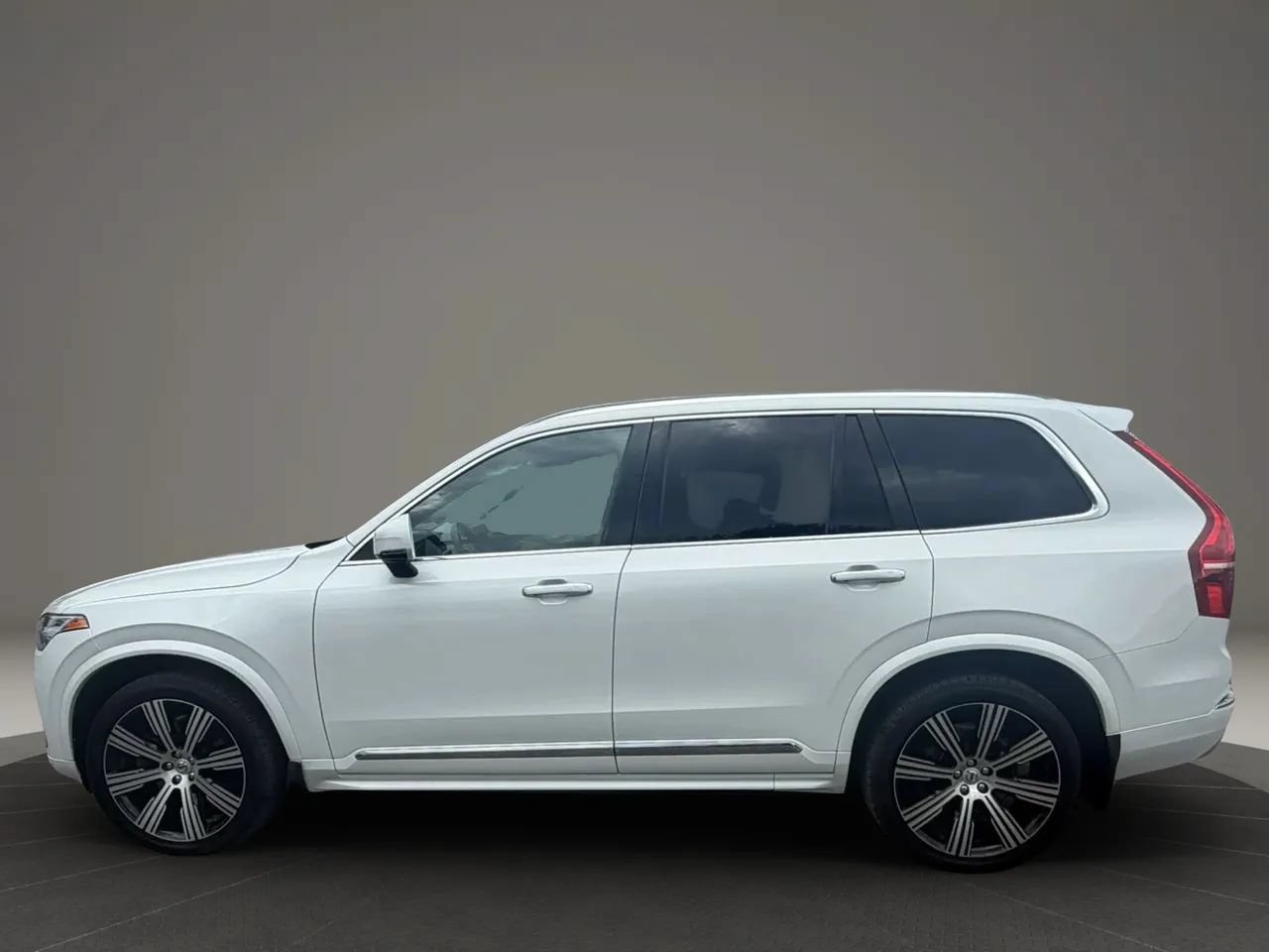 Used 2022 Volvo XC90 T6 Inscription w/ Climate Package AWD/4WD image 8