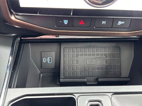 Used 2022 Ford F150 Lightning Lariat w/ Equipment Group 511A High image 32