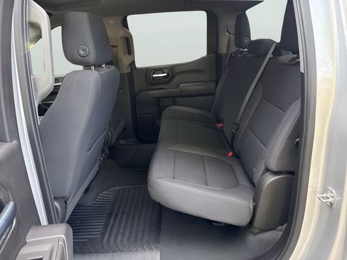 Used 2022 Chevrolet Silverado 1500 LT AWD/4WD image 9