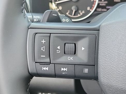 New 2026 Nissan Pathfinder SV FWD image 11