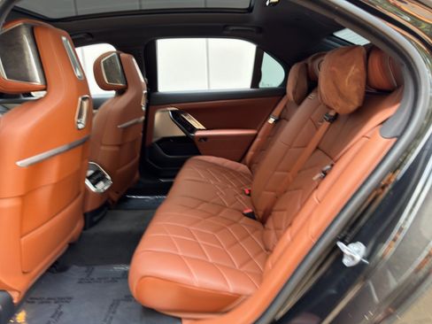 Used 2024 BMW i7 eDrive50 w/ M Sport Package RWD image 42