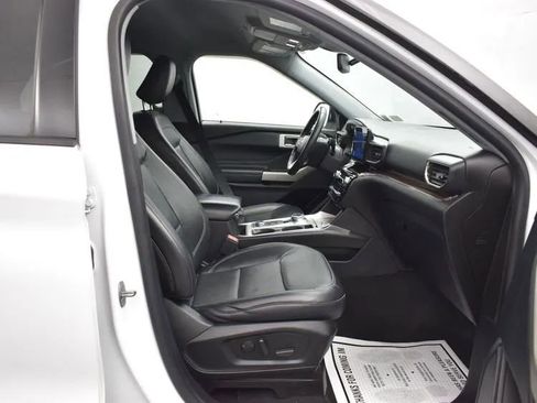Used 2022 Ford Explorer Limited image 17