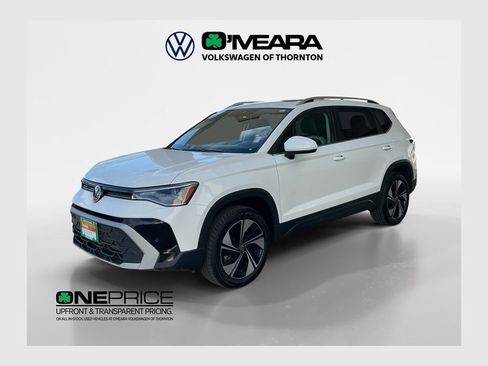 Certified 2025 Volkswagen Taos SE w/ Panoramic Sunroof Package image 1