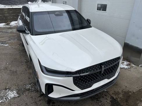 Used 2024 Lincoln Nautilus Premier w/ Jet Appearance Package image 7