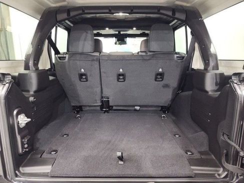 New 2025 Jeep Wrangler Unlimited Rubicon image 24