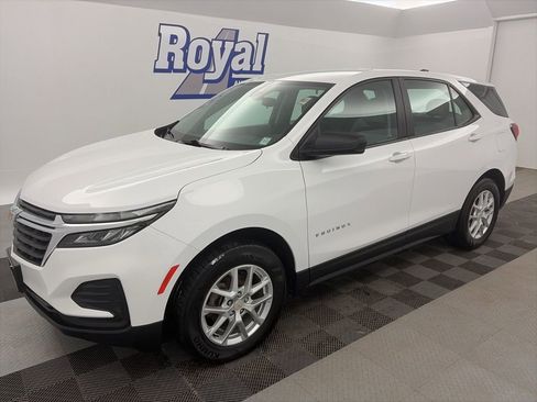 Certified 2023 Chevrolet Equinox LS image 1