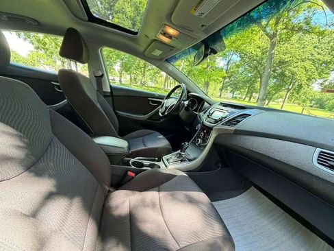 Used 2016 Hyundai Elantra Value Edition FWD image 9
