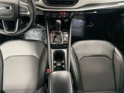 Used 2024 Jeep Compass Latitude AWD/4WD image 18