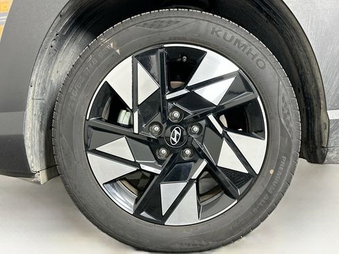 Used 2025 Hyundai Kona SEL image 11