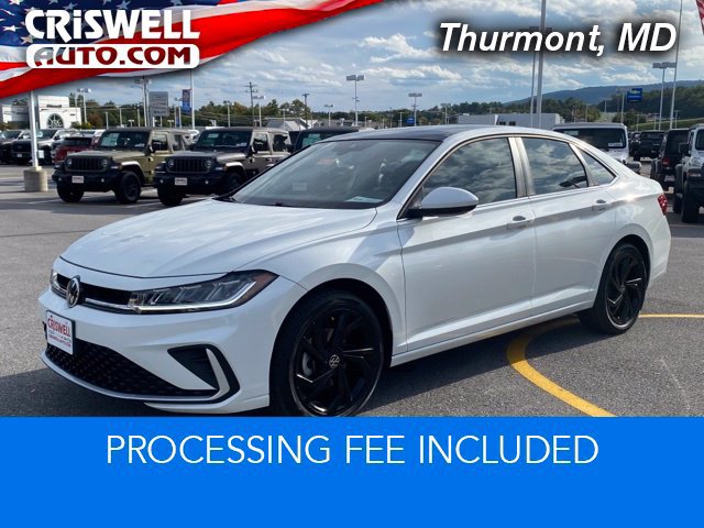 Used 2025 Volkswagen Jetta SE FWD image 1