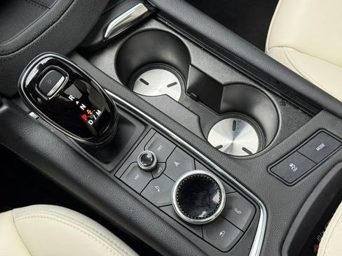 Used 2025 Cadillac XT6 Sport w/ LPO, Floor Liner Package image 15