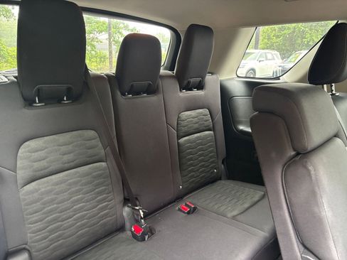 Used 2025 Nissan Pathfinder SV FWD image 31
