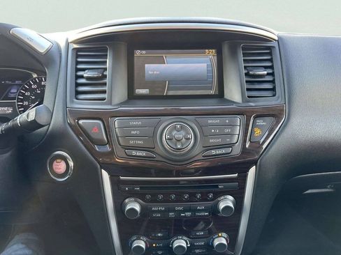 Used 2013 Nissan Pathfinder SL AWD/4WD image 29