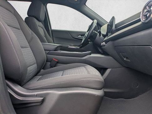 Used 2025 Chevrolet Equinox LT w/ Safety and Technology Package FWD image 16