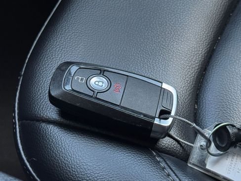 Used 2024 Ford Edge SEL image 20