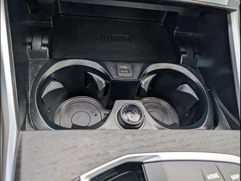 Used 2023 BMW 330e image 22