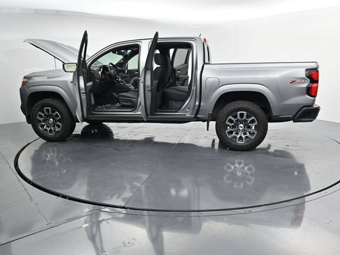 Used 2024 Chevrolet Colorado Z71 w/ Z71 Convenience Package 2 AWD/4WD image 28