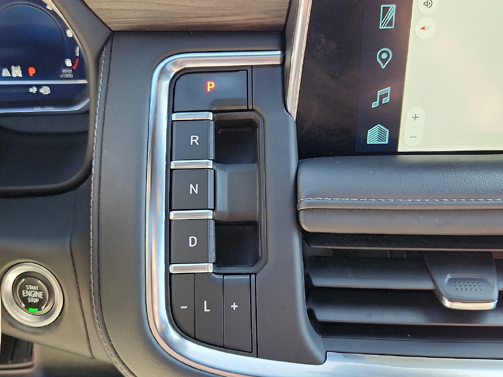Used 2023 Chevrolet Tahoe LT w/ Luxury Package AWD/4WD image 17