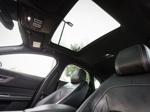 Used 2018 Jaguar XF S AWD/4WD image 70