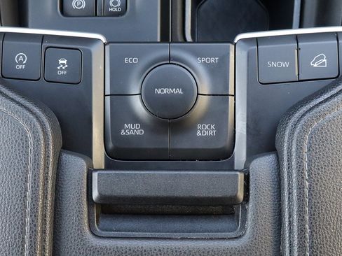 Used 2025 Toyota Grand Highlander XLE image 23