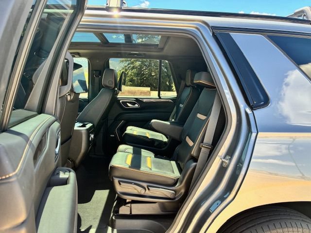 Used 2022 GMC Yukon AT4 w/ AT4 Premium Plus Package AWD/4WD image 19