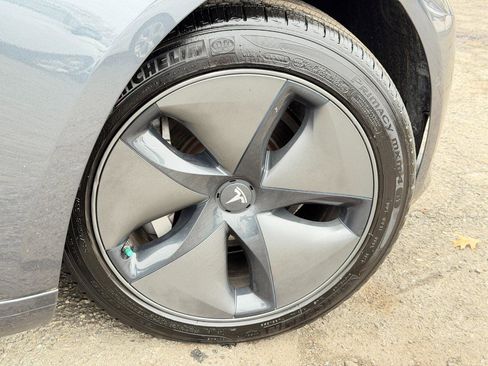 Used 2018 Tesla Model 3 Long Range image 90