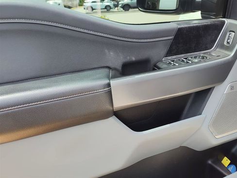 Used 2023 Ford F250 XLT w/ XLT Premium Package AWD/4WD image 7