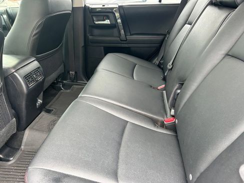 Used 2021 Toyota 4Runner TRD Off-Road Premium w/ Moonroof Package AWD/4WD image 17