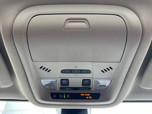 Used 2021 GMC Acadia Denali w/ Denali Technology Package FWD image 24
