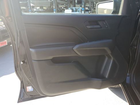 Used 2024 Chevrolet Colorado W/T image 18