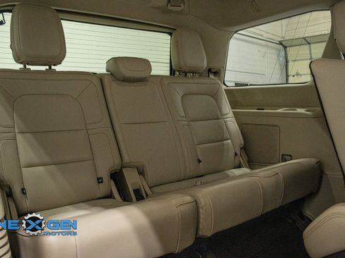 Used 2020 Lincoln Navigator Reserve w/ Equipment Group 208A Reserve image 37