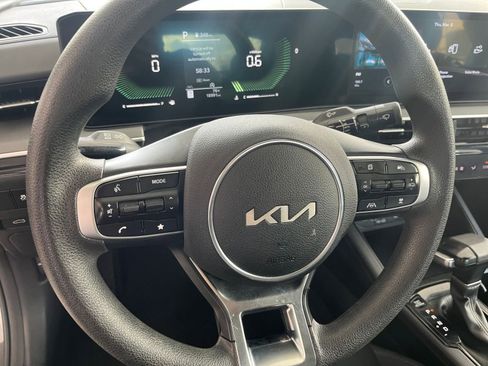 Used 2025 Kia K5 LXS image 28
