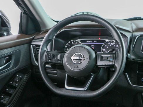 Used 2023 Nissan Rogue SV FWD image 12
