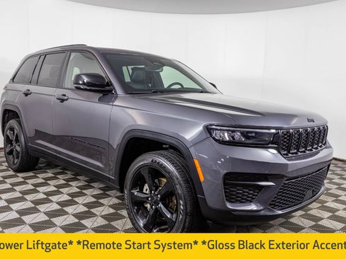 Used 2024 Jeep Grand Cherokee Altitude AWD/4WD image 15