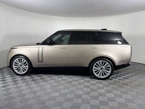 Used 2026 Land Rover Range Rover SE AWD/4WD image 2