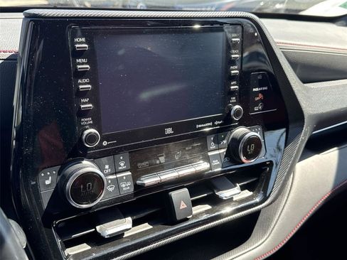 Used 2021 Toyota Highlander XSE image 22