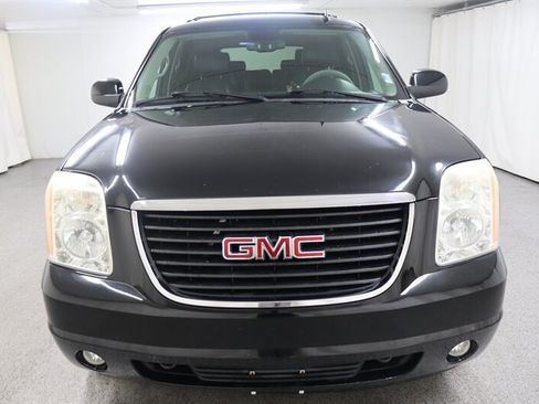 Used 2007 GMC Yukon SLT w/ SLT Preferred Equipment Group AWD/4WD image 2