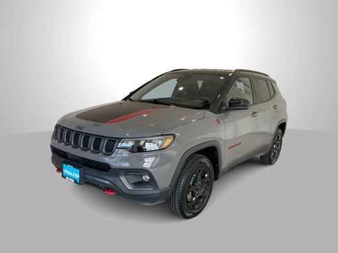 Used 2023 Jeep Compass Trailhawk image 1