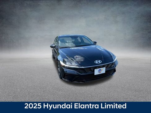New 2025 Hyundai Elantra Limited image 4