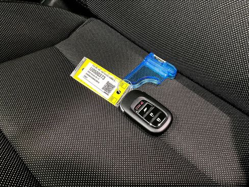 Used 2025 Honda CR-V LX image 28