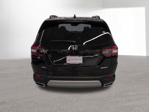 New 2025 Honda Pilot Touring image 33