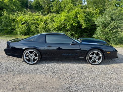 Used 1989 Chevrolet Camaro IROC-Z RWD image 8