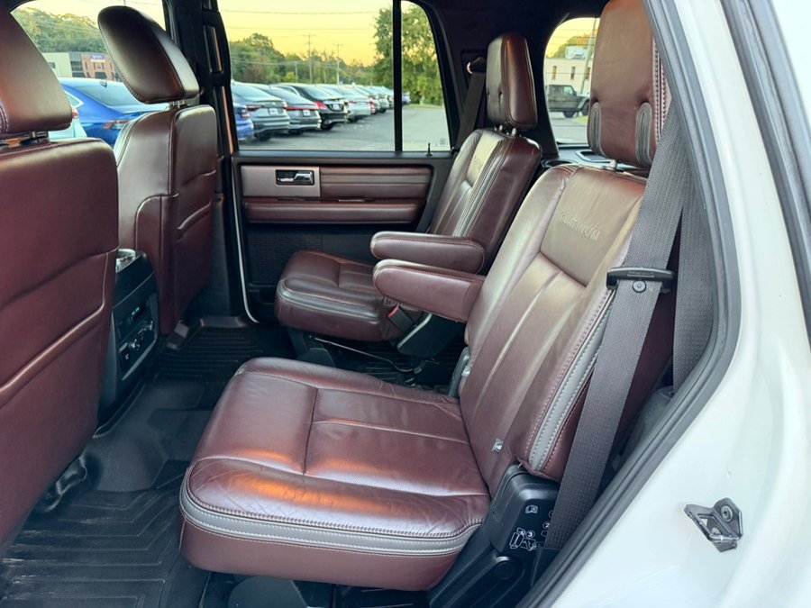 Used 2016 Ford Expedition Platinum AWD/4WD image 19