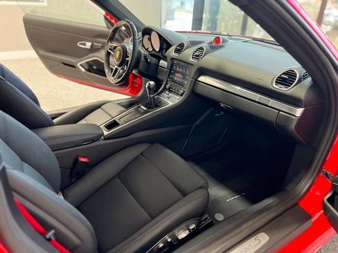 Used 2024 Porsche 718 Cayman S w/ Premium Package image 24