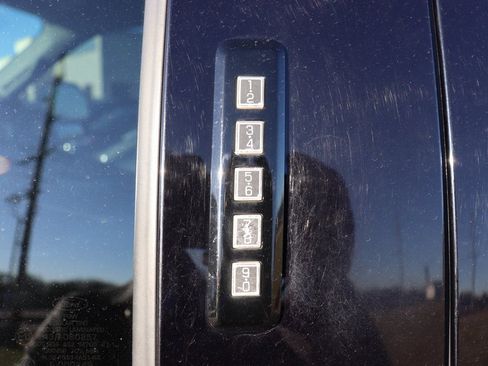 Used 2018 Ford F250 Lariat w/ Lariat Value Package image 29