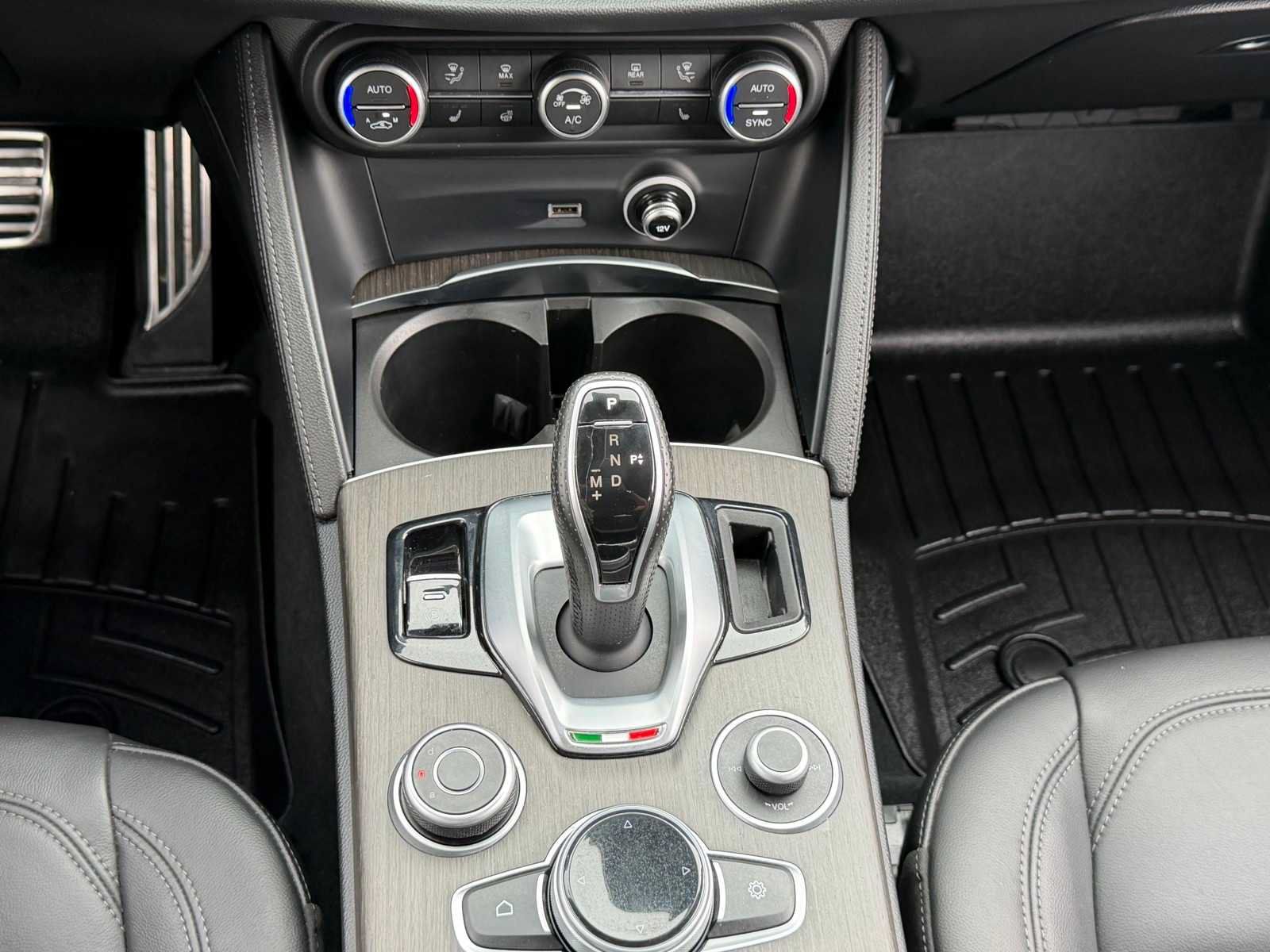 Used 2022 Alfa Romeo Stelvio Ti AWD/4WD image 19