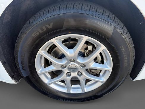 Used 2024 Chrysler Pacifica Touring-L FWD image 15