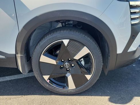 New 2026 Nissan Kicks SR image 17