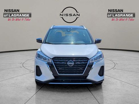 Used 2024 Nissan Kicks SV FWD image 1
